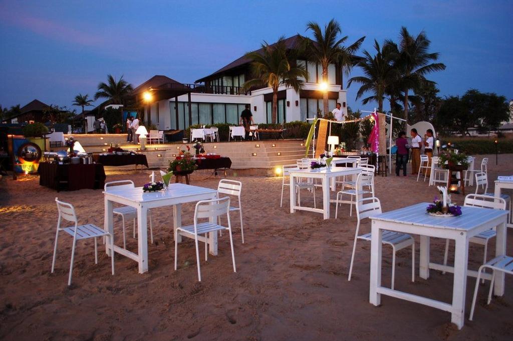 The Oriental Beach Resort Rayong Extérieur photo
