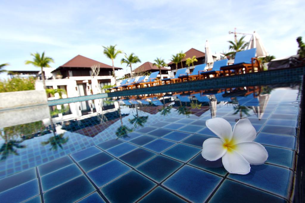 The Oriental Beach Resort Rayong Extérieur photo