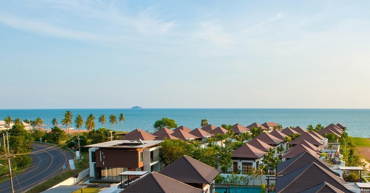 The Oriental Beach Resort Rayong Extérieur photo