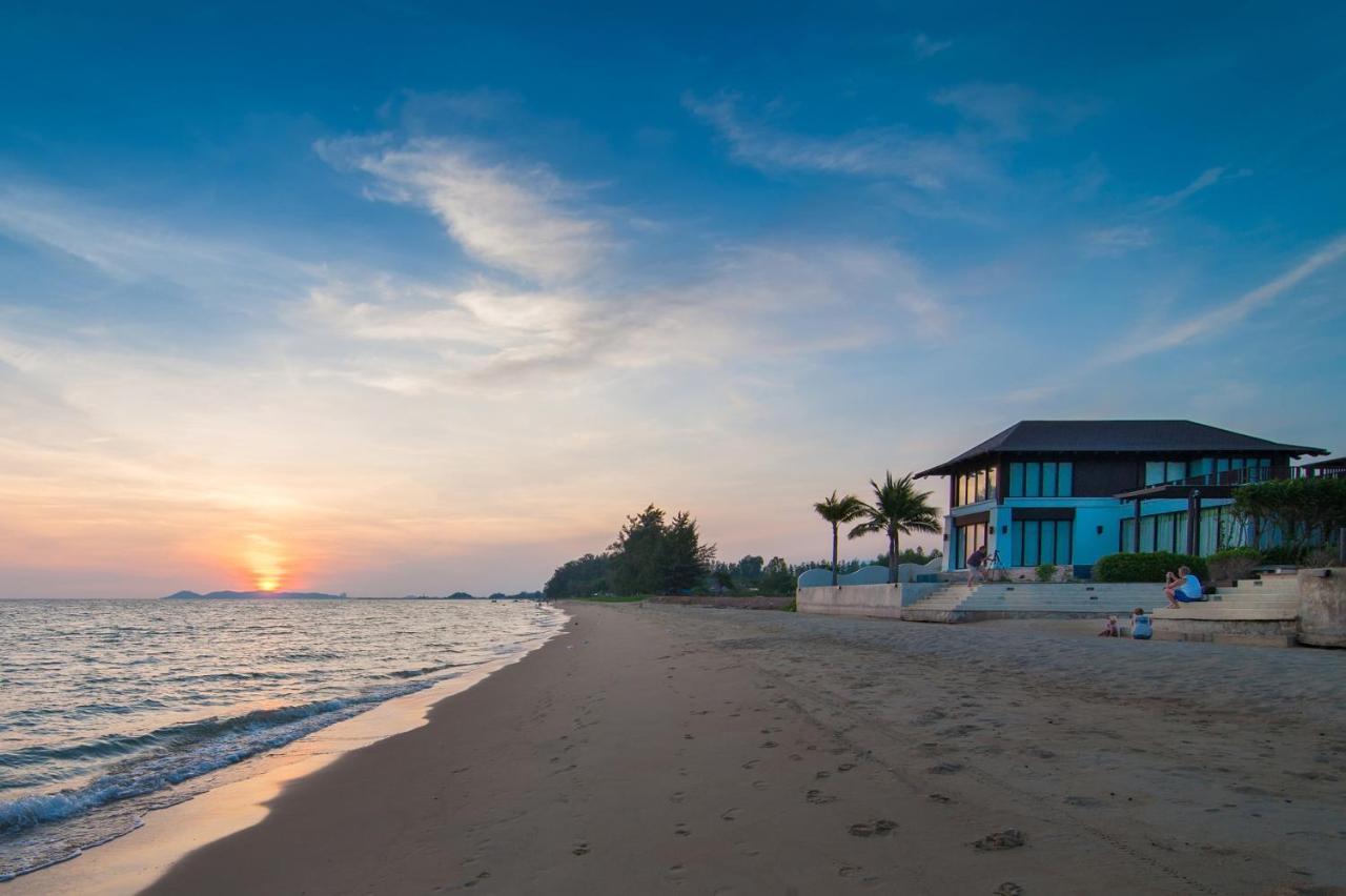 The Oriental Beach Resort Rayong Extérieur photo